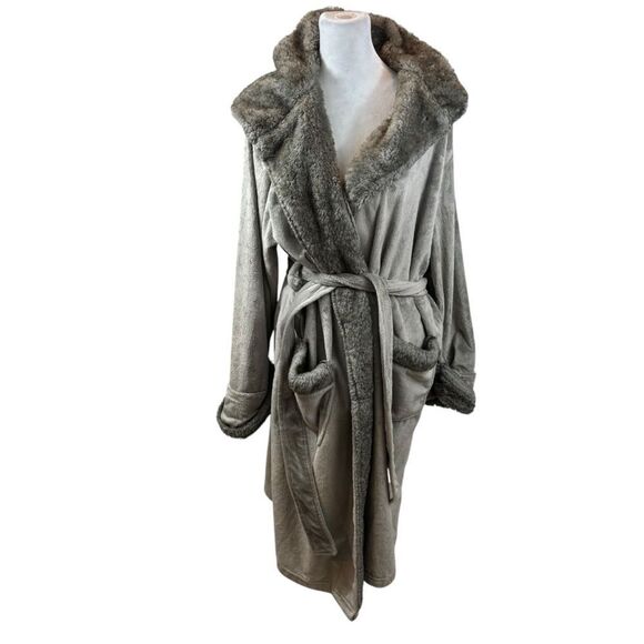Ladies Pottery Barn Faux Fur Ombre Robe Size Medium Grey - Picture 2 of 12